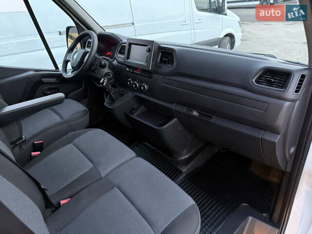 Белый Рено Мастер, объемом двигателя 0 л и пробегом 252 тыс. км за 18800 $, фото 43 на Automoto.ua