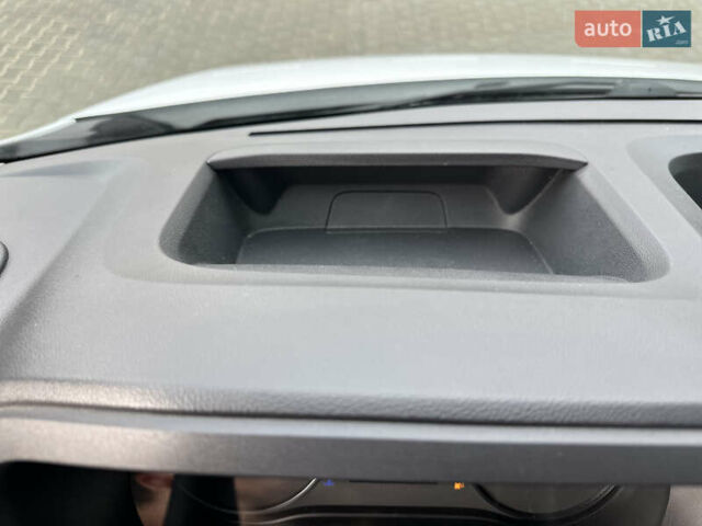 Белый Рено Мастер, объемом двигателя 2.3 л и пробегом 240 тыс. км за 18500 $, фото 71 на Automoto.ua