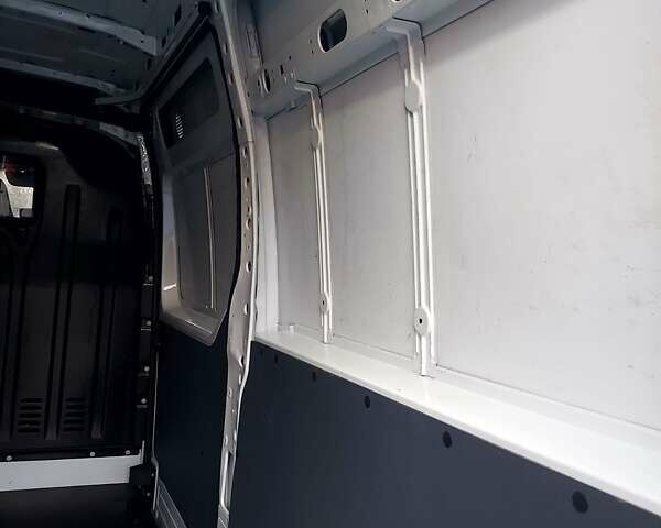 Білий Рено Мастєр, об'ємом двигуна 2.3 л та пробігом 257 тис. км за 17900 $, фото 54 на Automoto.ua