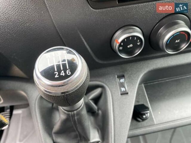 Білий Рено Мастєр, об'ємом двигуна 2.3 л та пробігом 245 тис. км за 17750 $, фото 46 на Automoto.ua