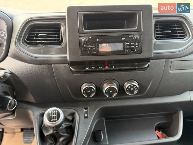 Белый Рено Мастер, объемом двигателя 2.3 л и пробегом 255 тыс. км за 24900 $, фото 23 на Automoto.ua