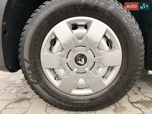 Белый Рено Мастер, объемом двигателя 2.3 л и пробегом 220 тыс. км за 19700 $, фото 5 на Automoto.ua