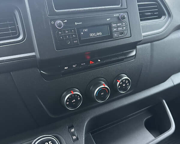 Білий Рено Мастєр, об'ємом двигуна 2.3 л та пробігом 308 тис. км за 18500 $, фото 12 на Automoto.ua