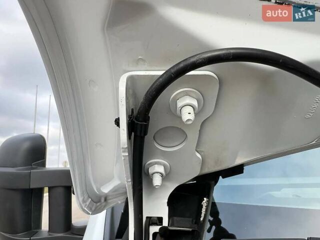 Белый Рено Мастер, объемом двигателя 2.3 л и пробегом 293 тыс. км за 24999 $, фото 50 на Automoto.ua