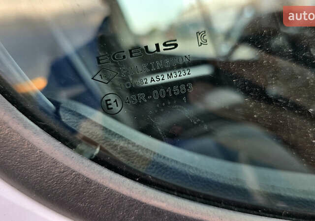 Белый Рено Мастер, объемом двигателя 2.3 л и пробегом 352 тыс. км за 17900 $, фото 16 на Automoto.ua