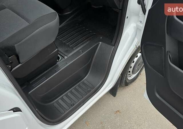 Белый Рено Мастер, объемом двигателя 2.3 л и пробегом 193 тыс. км за 21700 $, фото 28 на Automoto.ua