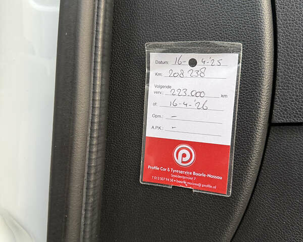 Белый Рено Мастер, объемом двигателя 2.3 л и пробегом 230 тыс. км за 19950 $, фото 22 на Automoto.ua