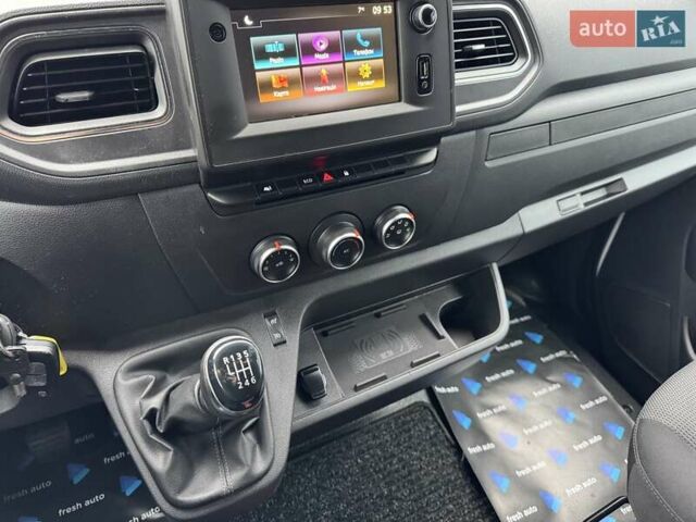 Белый Рено Мастер, объемом двигателя 2.3 л и пробегом 230 тыс. км за 20500 $, фото 23 на Automoto.ua