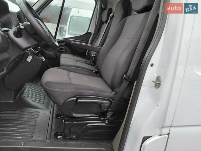 Белый Рено Мастер, объемом двигателя 2.3 л и пробегом 216 тыс. км за 20000 $, фото 64 на Automoto.ua