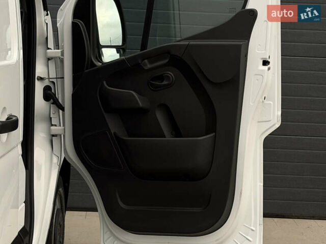 Белый Рено Мастер, объемом двигателя 2.3 л и пробегом 177 тыс. км за 20900 $, фото 39 на Automoto.ua