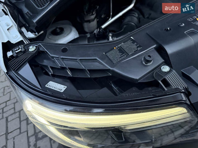 Белый Рено Мастер, объемом двигателя 0 л и пробегом 252 тыс. км за 18800 $, фото 83 на Automoto.ua