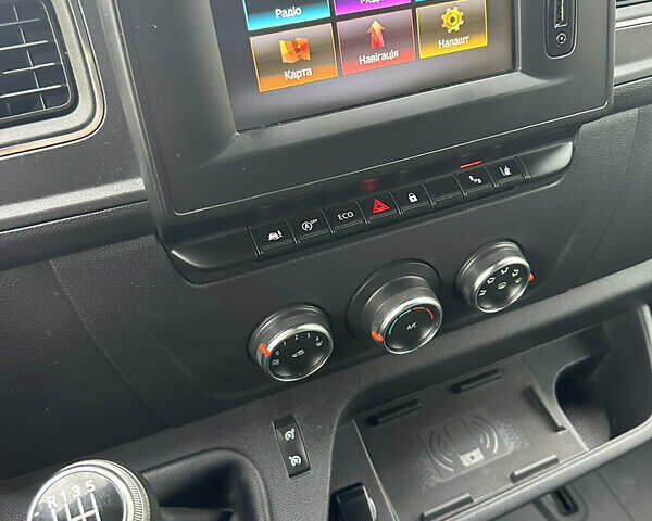 Белый Рено Мастер, объемом двигателя 2.3 л и пробегом 193 тыс. км за 22500 $, фото 23 на Automoto.ua