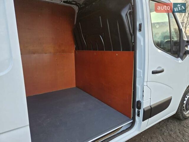 Белый Рено Мастер, объемом двигателя 2.3 л и пробегом 179 тыс. км за 18900 $, фото 38 на Automoto.ua