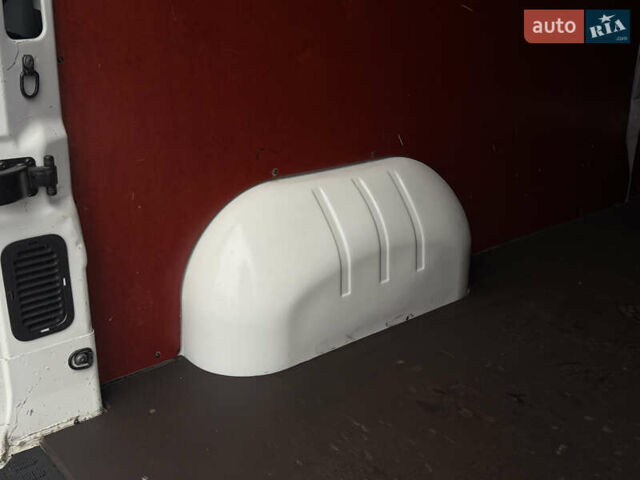 Белый Рено Мастер, объемом двигателя 2.3 л и пробегом 177 тыс. км за 20900 $, фото 35 на Automoto.ua