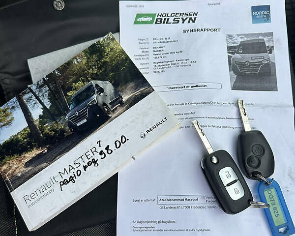 Белый Рено Мастер, объемом двигателя 2.3 л и пробегом 130 тыс. км за 23500 $, фото 21 на Automoto.ua