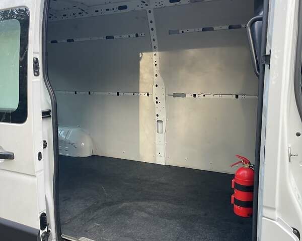 Белый Рено Мастер, объемом двигателя 2.3 л и пробегом 180 тыс. км за 22000 $, фото 31 на Automoto.ua