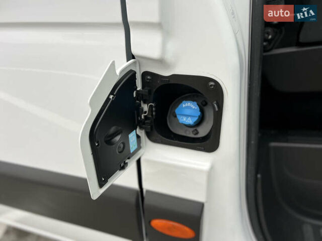 Белый Рено Мастер, объемом двигателя 2.3 л и пробегом 233 тыс. км за 17900 $, фото 132 на Automoto.ua