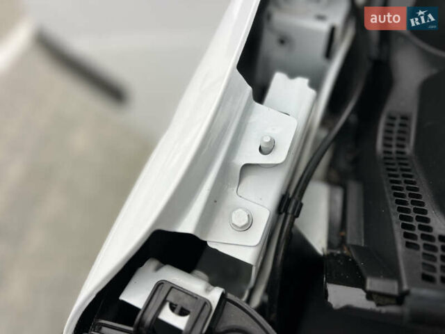 Белый Рено Мастер, объемом двигателя 2.3 л и пробегом 233 тыс. км за 17900 $, фото 136 на Automoto.ua