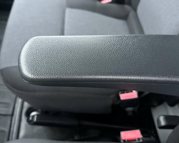 Белый Рено Мастер, объемом двигателя 2.3 л и пробегом 36 тыс. км за 25600 $, фото 34 на Automoto.ua