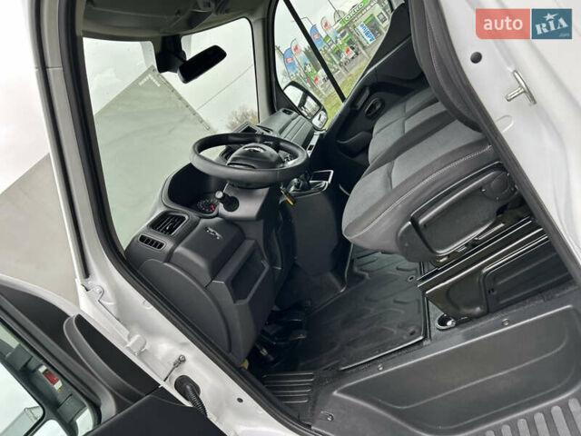 Білий Рено Мастєр, об'ємом двигуна 2.3 л та пробігом 169 тис. км за 18400 $, фото 40 на Automoto.ua