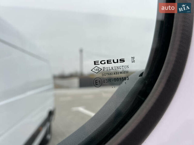 Белый Рено Мастер, объемом двигателя 2.3 л и пробегом 233 тыс. км за 17900 $, фото 125 на Automoto.ua