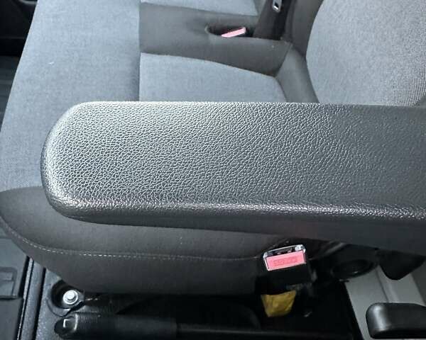 Белый Рено Мастер, объемом двигателя 2.3 л и пробегом 290 тыс. км за 25200 $, фото 36 на Automoto.ua