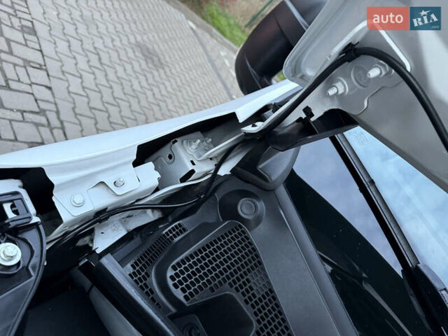 Белый Рено Мастер, объемом двигателя 0 л и пробегом 252 тыс. км за 18800 $, фото 85 на Automoto.ua