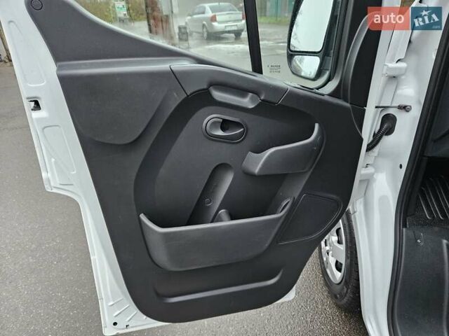 Білий Рено Мастєр, об'ємом двигуна 2.3 л та пробігом 217 тис. км за 18900 $, фото 37 на Automoto.ua