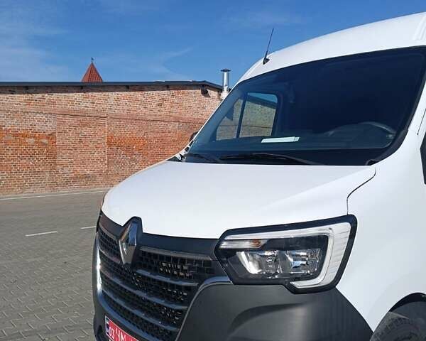 Белый Рено Мастер, объемом двигателя 2.3 л и пробегом 245 тыс. км за 18750 $, фото 2 на Automoto.ua