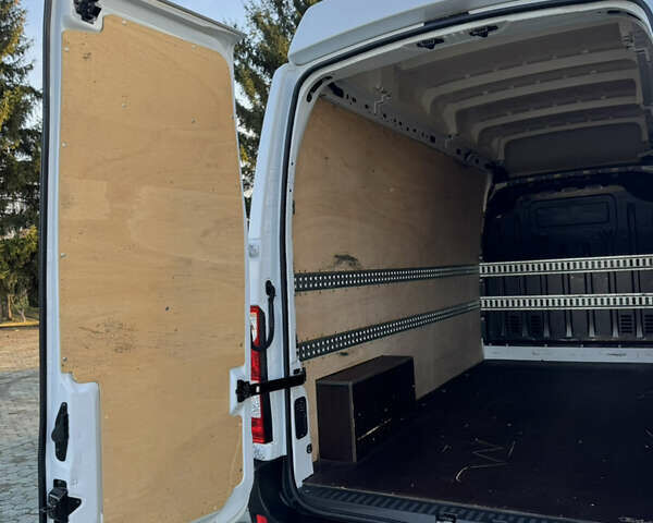 Белый Рено Мастер, объемом двигателя 2.3 л и пробегом 210 тыс. км за 19500 $, фото 41 на Automoto.ua