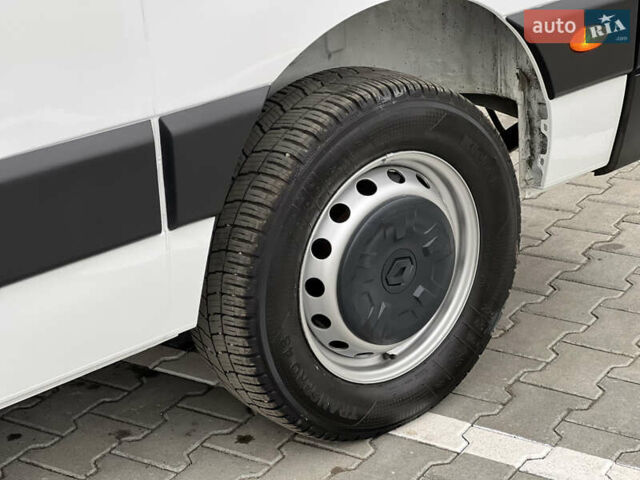 Белый Рено Мастер, объемом двигателя 2.3 л и пробегом 233 тыс. км за 17900 $, фото 32 на Automoto.ua