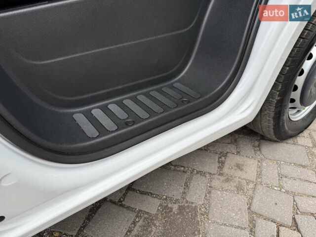 Білий Рено Мастєр, об'ємом двигуна 0 л та пробігом 266 тис. км за 21300 $, фото 52 на Automoto.ua