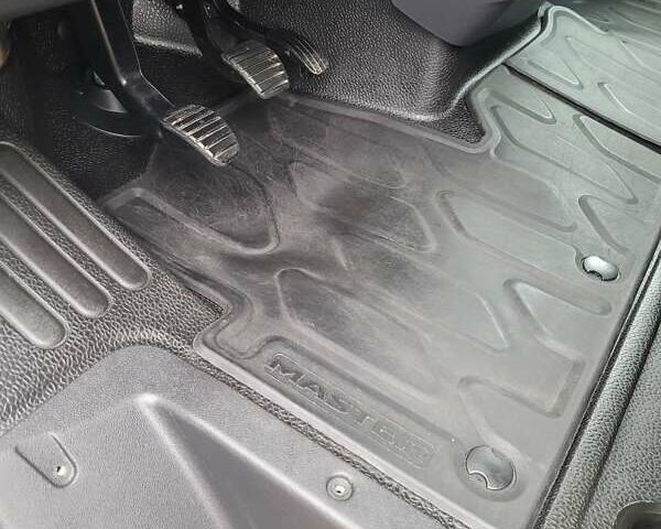 Белый Рено Мастер, объемом двигателя 2.3 л и пробегом 178 тыс. км за 20800 $, фото 47 на Automoto.ua