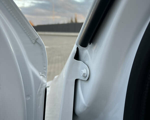 Белый Рено Мастер, объемом двигателя 2.3 л и пробегом 189 тыс. км за 18555 $, фото 25 на Automoto.ua