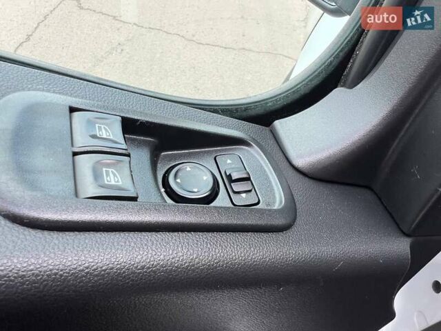 Белый Рено Мастер, объемом двигателя 2.3 л и пробегом 293 тыс. км за 24999 $, фото 42 на Automoto.ua