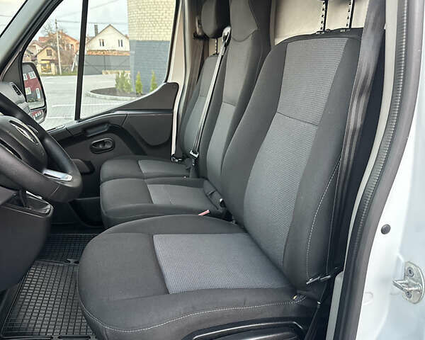 Білий Рено Мастєр, об'ємом двигуна 2.3 л та пробігом 171 тис. км за 18800 $, фото 27 на Automoto.ua