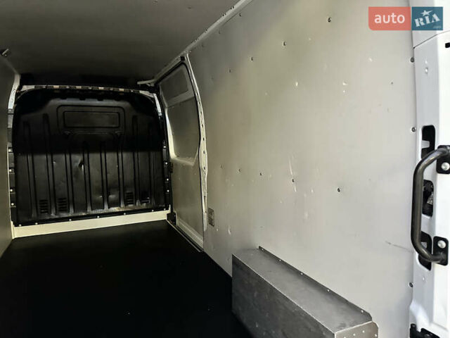 Білий Рено Мастєр, об'ємом двигуна 2.3 л та пробігом 175 тис. км за 19600 $, фото 64 на Automoto.ua
