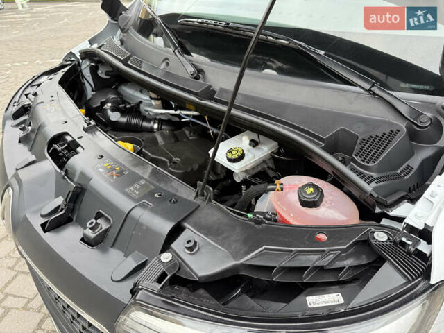 Білий Рено Мастєр, об'ємом двигуна 0 л та пробігом 266 тис. км за 21300 $, фото 95 на Automoto.ua