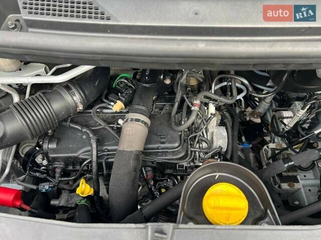 Белый Рено Мастер, объемом двигателя 2.3 л и пробегом 293 тыс. км за 24999 $, фото 55 на Automoto.ua