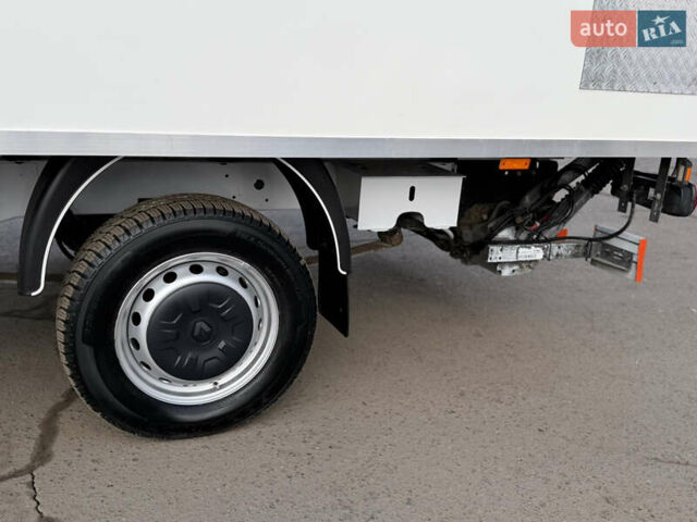 Белый Рено Мастер, объемом двигателя 2.3 л и пробегом 255 тыс. км за 24900 $, фото 15 на Automoto.ua