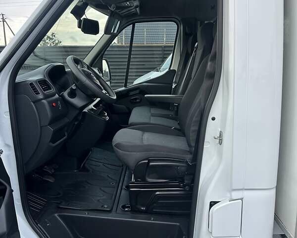 Белый Рено Мастер, объемом двигателя 2.3 л и пробегом 290 тыс. км за 25200 $, фото 25 на Automoto.ua