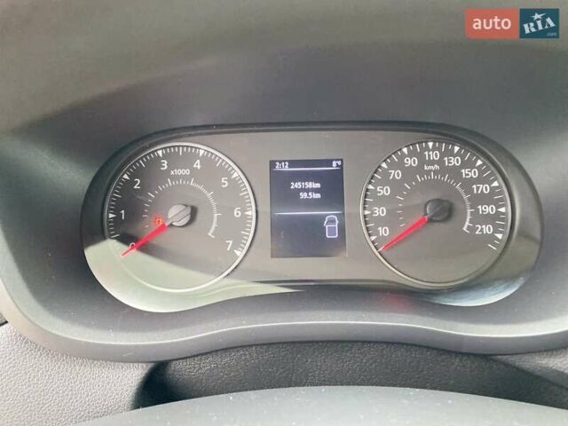 Білий Рено Мастєр, об'ємом двигуна 2.3 л та пробігом 245 тис. км за 17750 $, фото 45 на Automoto.ua