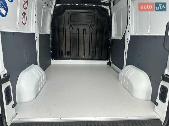 Белый Рено Мастер, объемом двигателя 2.3 л и пробегом 240 тыс. км за 18500 $, фото 105 на Automoto.ua