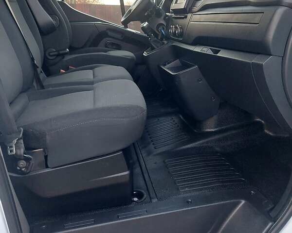 Білий Рено Мастєр, об'ємом двигуна 2.3 л та пробігом 257 тис. км за 17900 $, фото 39 на Automoto.ua