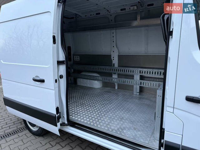 Белый Рено Мастер, объемом двигателя 0 л и пробегом 252 тыс. км за 18800 $, фото 71 на Automoto.ua