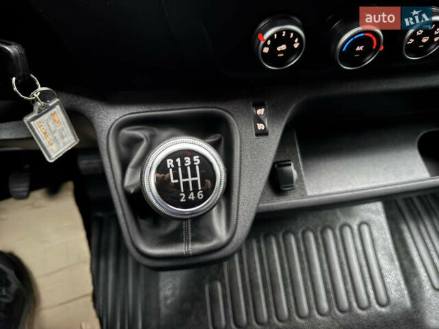 Білий Рено Мастєр, об'ємом двигуна 2.3 л та пробігом 66 тис. км за 25400 $, фото 42 на Automoto.ua