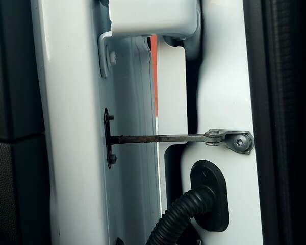 Білий Рено Мастєр, об'ємом двигуна 2.3 л та пробігом 257 тис. км за 17900 $, фото 17 на Automoto.ua