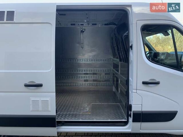 Білий Рено Мастєр, об'ємом двигуна 2.3 л та пробігом 218 тис. км за 19999 $, фото 31 на Automoto.ua