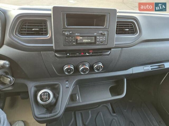 Белый Рено Мастер, объемом двигателя 2.3 л и пробегом 179 тыс. км за 18900 $, фото 63 на Automoto.ua