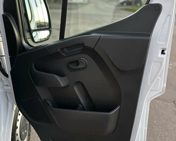 Білий Рено Мастєр, об'ємом двигуна 2.3 л та пробігом 175 тис. км за 19600 $, фото 51 на Automoto.ua